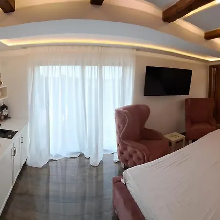 La Casa * וליקה פלאנה