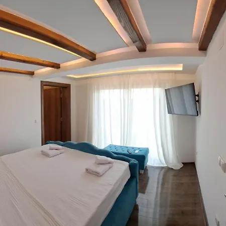 La Casa * Velika Plana