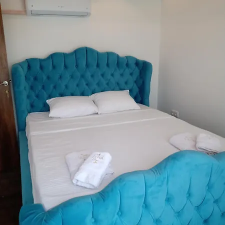 La Casa * וליקה פלאנה